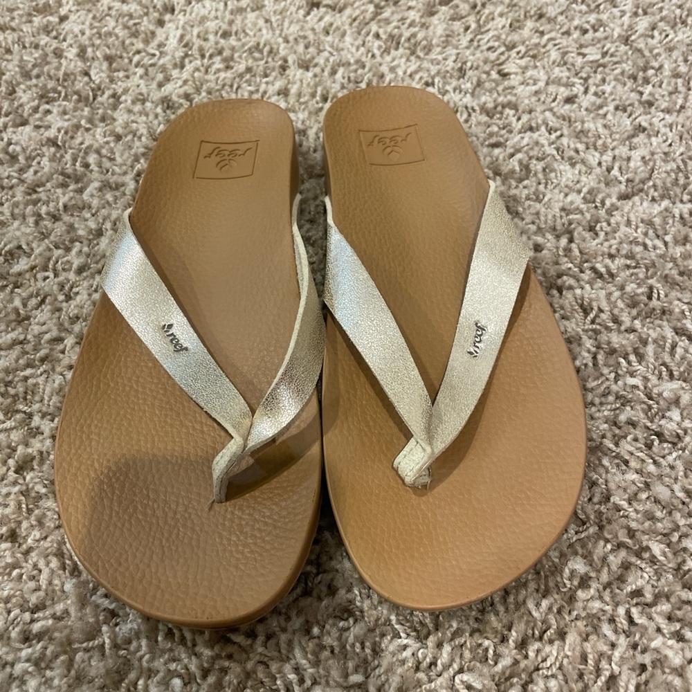 Reef Women's Metallic Gold Strap Flip Flop Sandals